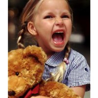Как реагировать на детские истерики и как с ними бороться